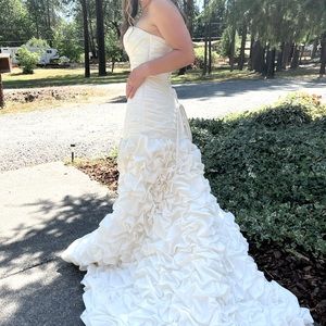 Crystal Edge Mermaid Wedding Dress NWT